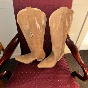Dingo knee-high women’s cowgirl boots - brand new never worn